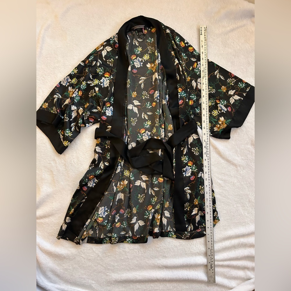 Victoria's Secret Black Forest Front Tie Kimono Style Robe XS Small Short